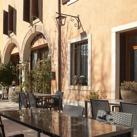 Boutique Corte Malaspina Otel 2*